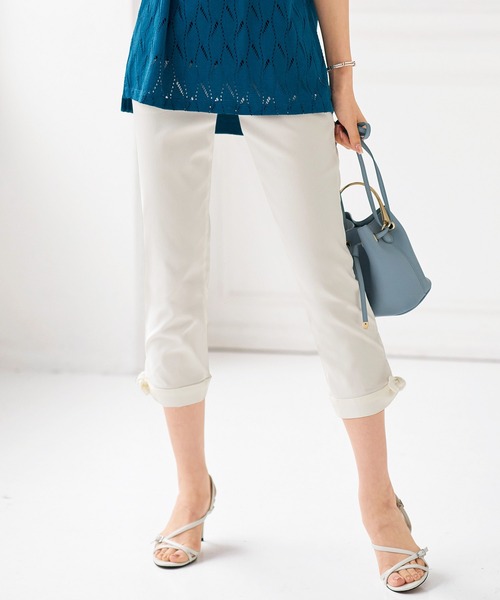 BELLUNA PLUS(ベルーナ)の「美脚ストレッチ裾リボンクロップド48丈(その他パンツ・レディース・ストライプ/ライトグレー/ライトブルーグレー/ブラック/グレイッシュベージュ/オフホワイト/セージグリーン・SMALL/MEDIUM/LARGE/X-LARGE)」の2枚目の写真