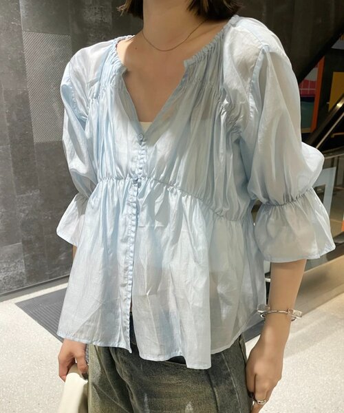 mline（エムライン）の「[mline]半袖シアーギャザーブラウス（シャツ/ブラウス・レディース・ブラック/ブルー/オフホワイト/ピンク/ブルー系その他/ベージュ系その他・FREE）」の4枚目の写真