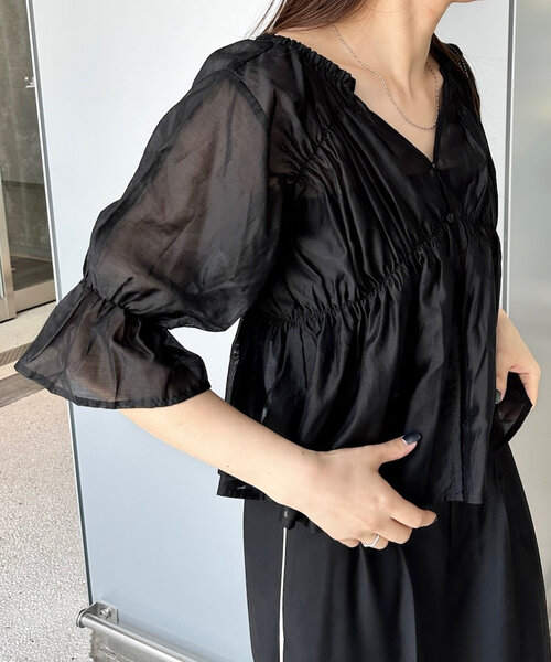 mline（エムライン）の「[mline]半袖シアーギャザーブラウス（シャツ/ブラウス・レディース・ブラック/ブルー/オフホワイト/ピンク/ブルー系その他/ベージュ系その他・FREE）」の2枚目の写真