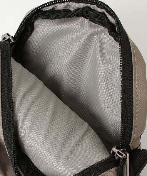 Columbia（コロンビア）の「【Columbia】Great Smoky Garden Mini Shoulder / グレートスモーキーガーデンミニショルダー（ショルダーバッグ・メンズ・ブラック/イエロー/グレー・ONE SIZE）」の12枚目の写真