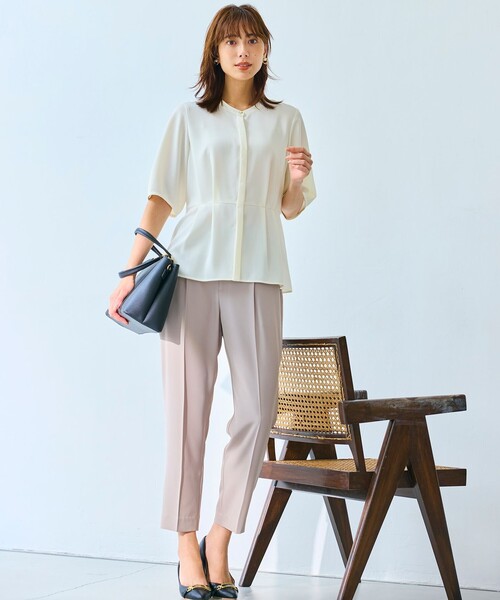 ANY SIS（エニィスィス）の「【接触冷感・UVカット・速乾】コンフォートビューティサテン ブラウス（シャツ/ブラウス・レディース・ネイビー系/ダークグリーン系/アイボリー系・2）」の4枚目の写真