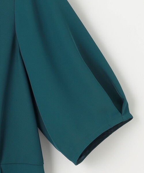 ANY SIS（エニィスィス）の「【接触冷感・UVカット・速乾】コンフォートビューティサテン ブラウス（シャツ/ブラウス・レディース・ネイビー系/ダークグリーン系/アイボリー系・2）」の14枚目の写真