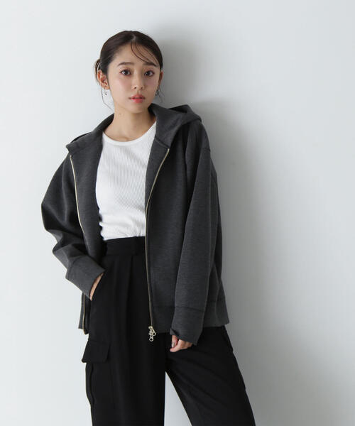 NATURAL BEAUTY BASIC(ナチュラルビューティーベーシック)の「◇ダンボールシリーズ フーディーフォルムブルゾン(パーカー・レディース・オフホワイト/チャコールグレー/グレー・FREE)」の20枚目の写真