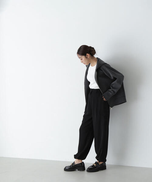 NATURAL BEAUTY BASIC(ナチュラルビューティーベーシック)の「◇ダンボールシリーズ フーディーフォルムブルゾン(パーカー・レディース・オフホワイト/チャコールグレー/グレー・FREE)」の21枚目の写真