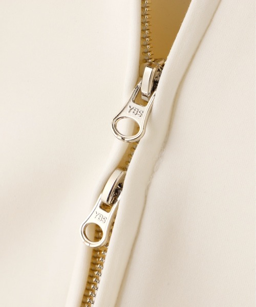 NATURAL BEAUTY BASIC(ナチュラルビューティーベーシック)の「◇ダンボールシリーズ フーディーフォルムブルゾン(パーカー・レディース・オフホワイト/チャコールグレー/グレー・FREE)」の5枚目の写真