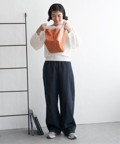 LBC(エルビーシー)の「キャンバス仕切りミニトートバッグ(トートバッグ・レディース・オフホワイト/オレンジ系その他/オリーブ/ダークネイビー/モカ・FREE)」の17枚目の写真