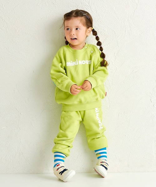 MIKI HOUSE(ミキハウス)の「【WEB限定】バックロゴトレーナー(スウェット・キッズ・コーラルピンク/ブルー/レッド/ホワイト/ライトグリーン/グリーン/イエロー/ネイビー・140cm/130cm/110cm/100cm/90cm/80cm/120cm)」の9枚目の写真