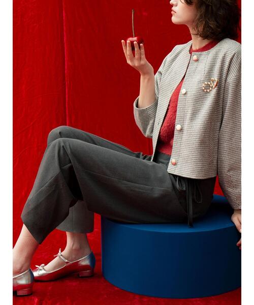 Te chichi TERRASSE(テチチテラス)の「サイドリボンセンタープレスパンツ(その他パンツ・レディース・チャコールグレー/ブラック/ベージュ・F)」の2枚目の写真