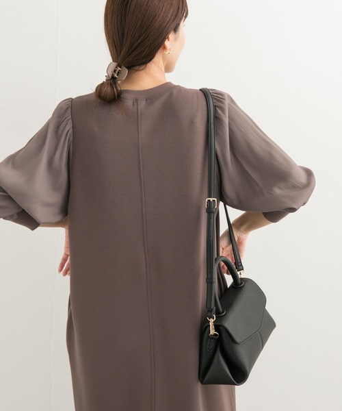 URBAN RESEARCH DOORS(アーバンリサーチドアーズ)の「ボリュームスリーブドッキングワンピース(ワンピース・レディース・ブラック/モカ・MEDIUM)」の8枚目の写真