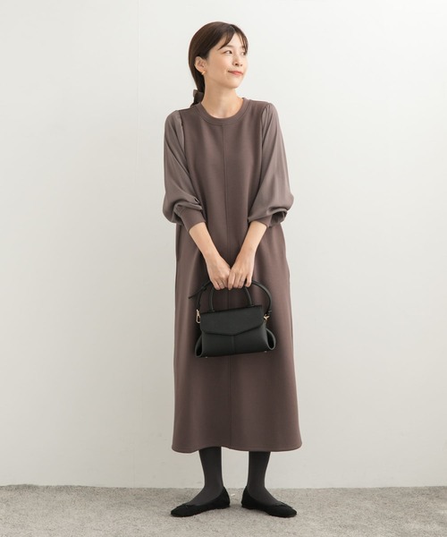 URBAN RESEARCH DOORS(アーバンリサーチドアーズ)の「ボリュームスリーブドッキングワンピース(ワンピース・レディース・ブラック/モカ・MEDIUM)」の10枚目の写真