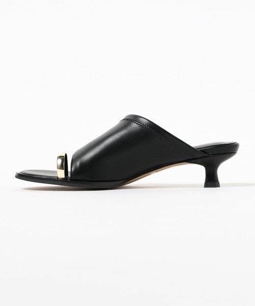 【新品】LE VERNIS /ルベルニToe ring sandals 23.5 セール】LE VERNIS / Toe ring サンダル（23.5～24.5cm