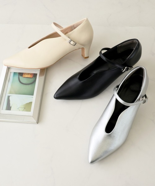 VIVIAN（ヴィヴィアン）の「履きごこちやみつき感激 ポインテッドトゥスリットストラップ5cmプレートヒールパンプス（パンプス・レディース・シルバー/ブラック系その他2/ホワイト系その他5・21.5/22/22.5/23/23.5/24/24.5/25/25.5/26）」の11枚目の写真