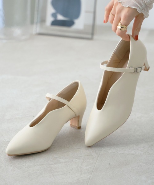 VIVIAN（ヴィヴィアン）の「履きごこちやみつき感激 ポインテッドトゥスリットストラップ5cmプレートヒールパンプス（パンプス・レディース・シルバー/ブラック系その他2/ホワイト系その他5・21.5/22/22.5/23/23.5/24/24.5/25/25.5/26）」の14枚目の写真