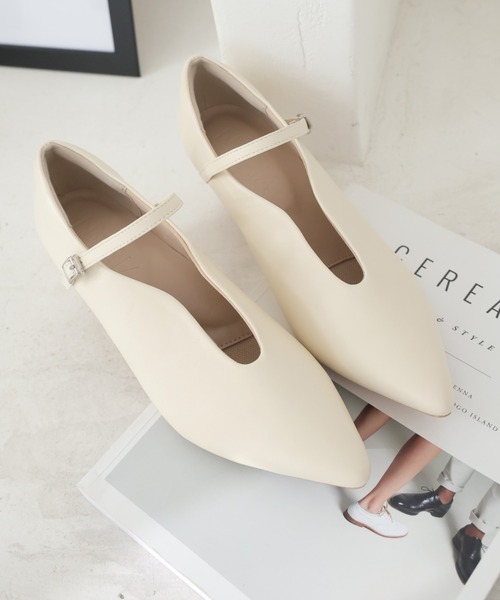 VIVIAN（ヴィヴィアン）の「履きごこちやみつき感激 ポインテッドトゥスリットストラップ5cmプレートヒールパンプス（パンプス・レディース・シルバー/ブラック系その他2/ホワイト系その他5・21.5/22/22.5/23/23.5/24/24.5/25/25.5/26）」の12枚目の写真