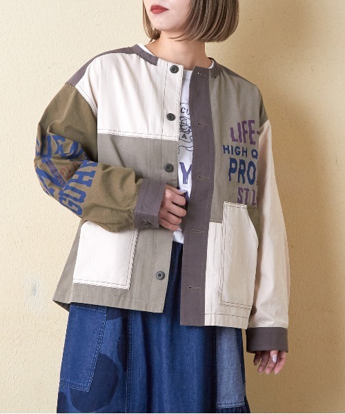 CUBE SUGAR（キューブシュガー）の「ツイル切替プリントノーカラージャケット（ノーカラージャケット・レディース・マルチ/カーキ/ブラック/ナチュラル・M）」の4枚目の写真