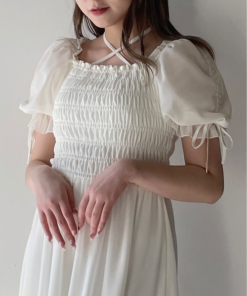 one way(ワンウェイ)の「袖ドロストシャーリングワンピース(ワンピース・レディース・ホワイト/ブラック系その他/ブラック系その他2/ブルー系その他/ブラウン/ホワイト系その他・MEDIUM/SMALL)」の2枚目の写真