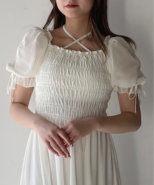 one way(ワンウェイ)の「袖ドロストシャーリングワンピース(ワンピース・レディース・ホワイト/ブラック系その他/ブラック系その他2/ブルー系その他/ブラウン/ホワイト系その他・MEDIUM/SMALL)」の7枚目の写真