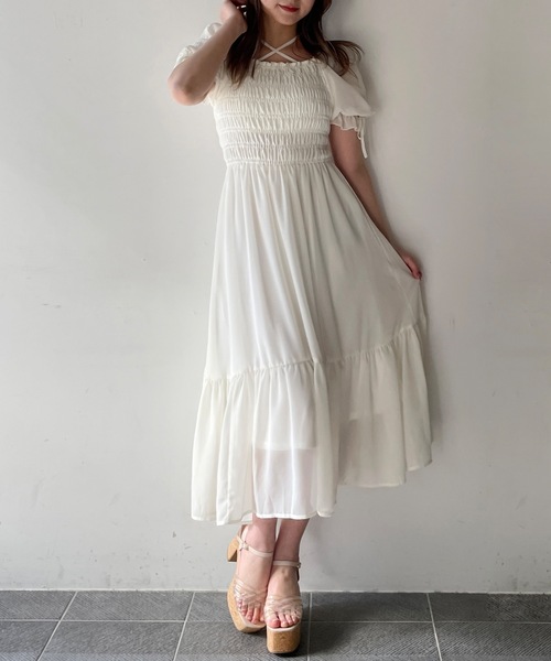 one way(ワンウェイ)の「袖ドロストシャーリングワンピース(ワンピース・レディース・ホワイト/ブラック系その他/ブラック系その他2/ブルー系その他/ブラウン/ホワイト系その他・MEDIUM/SMALL)」の10枚目の写真