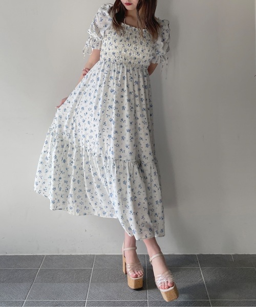 one way(ワンウェイ)の「袖ドロストシャーリングワンピース(ワンピース・レディース・ホワイト/ブラック系その他/ブラック系その他2/ブルー系その他/ブラウン/ホワイト系その他・MEDIUM/SMALL)」の20枚目の写真