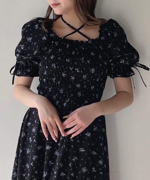 one way(ワンウェイ)の「袖ドロストシャーリングワンピース(ワンピース・レディース・ホワイト/ブラック系その他/ブラック系その他2/ブルー系その他/ブラウン/ホワイト系その他・MEDIUM/SMALL)」の21枚目の写真