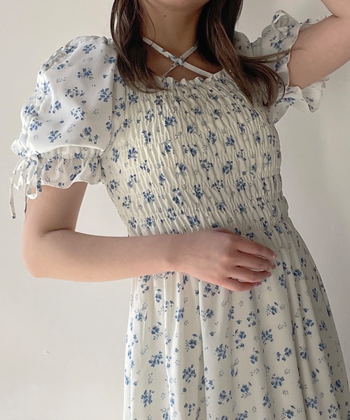 one way(ワンウェイ)の「袖ドロストシャーリングワンピース(ワンピース・レディース・ホワイト/ブラック系その他/ブラック系その他2/ブルー系その他/ブラウン/ホワイト系その他・MEDIUM/SMALL)」の13枚目の写真