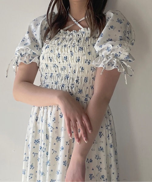 one way(ワンウェイ)の「袖ドロストシャーリングワンピース(ワンピース・レディース・ホワイト/ブラック系その他/ブラック系その他2/ブルー系その他/ブラウン/ホワイト系その他・MEDIUM/SMALL)」の14枚目の写真