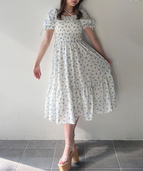 one way(ワンウェイ)の「袖ドロストシャーリングワンピース(ワンピース・レディース・ホワイト/ブラック系その他/ブラック系その他2/ブルー系その他/ブラウン/ホワイト系その他・MEDIUM/SMALL)」の18枚目の写真