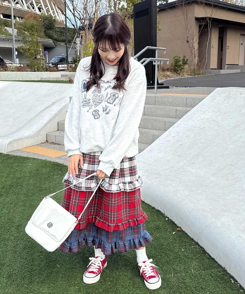 frunco(フランコ)の「【各サイト限定価格】落書き刺繍トレーナー(スウェット・レディース・グレー・MEDIUM)」の8枚目の写真