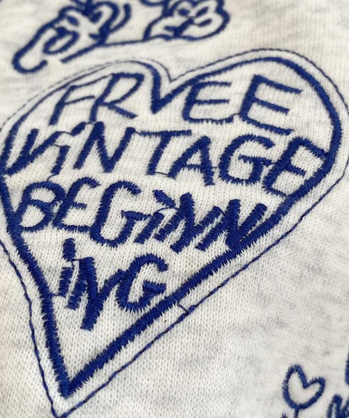 frunco(フランコ)の「【各サイト限定価格】落書き刺繍トレーナー(スウェット・レディース・グレー・MEDIUM)」の4枚目の写真