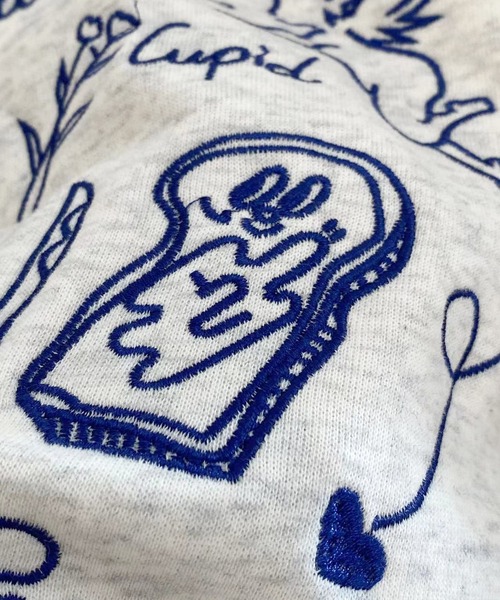 frunco(フランコ)の「【各サイト限定価格】落書き刺繍トレーナー(スウェット・レディース・グレー・MEDIUM)」の3枚目の写真
