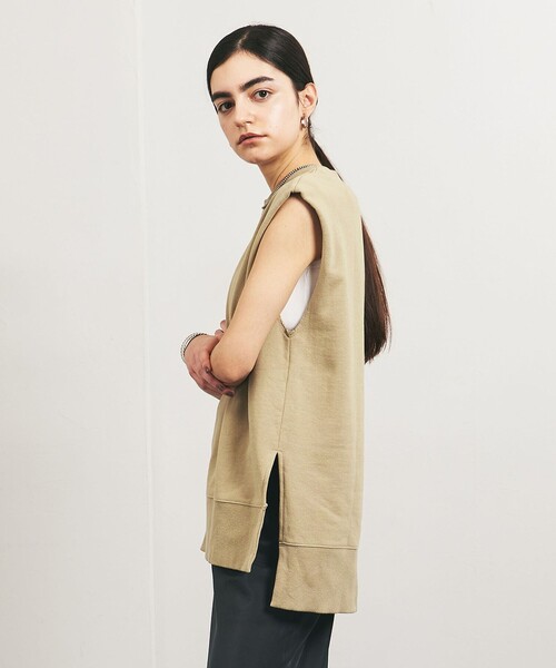 TO UNITED ARROWS（トゥーユナイテッドアローズ）の「＜TO UNITED ARROWS＞HATAKE ウラケ ノースリーブ カットソー（Tシャツ/カットソー・レディース・ベージュ・FREE）」の3枚目の写真