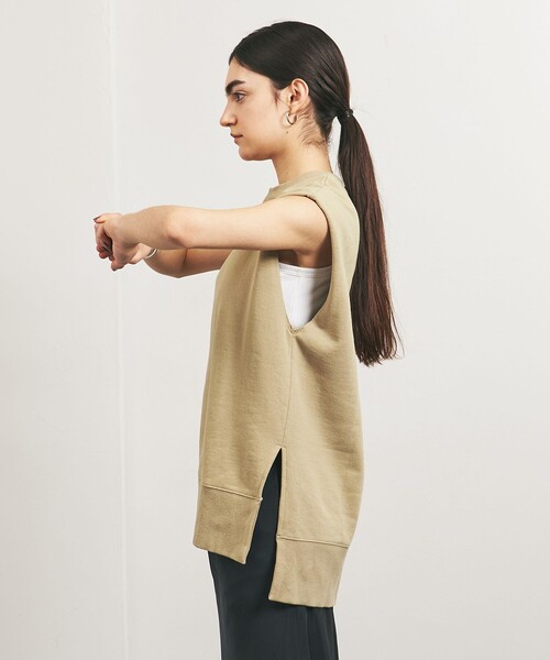 TO UNITED ARROWS（トゥーユナイテッドアローズ）の「＜TO UNITED ARROWS＞HATAKE ウラケ ノースリーブ カットソー（Tシャツ/カットソー・レディース・ベージュ・FREE）」の6枚目の写真