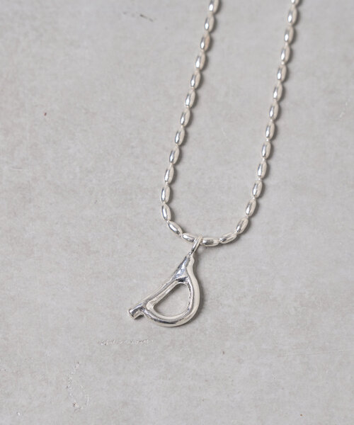 BEARDSLEY（ビアズリー）の「イニシャルネックレス(D)（ネックレス・レディース・シルバー・FREE）」の3枚目の写真