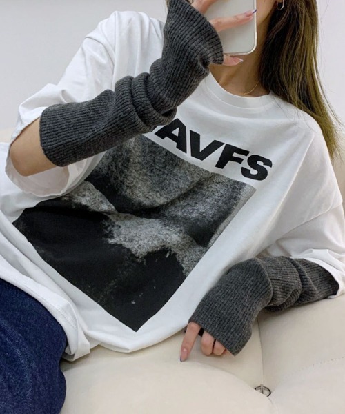 maison de LATIR(メゾンドラティール)の「《6色展開/3サイズ展開》ゆるっとしたシルエット1枚でサマになる春夏ロゴプリントTシャツ(Tシャツ/カットソー・レディース・グレー/ブルー/ホワイト/ピンク/グレー系1/ネイビー・M/L/XL)」の8枚目の写真