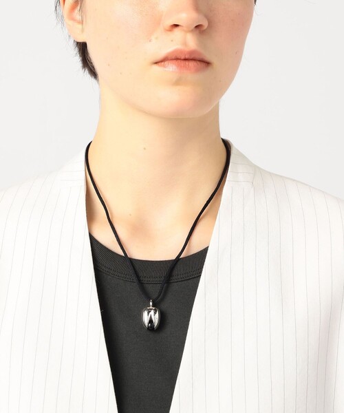 Annika Inez Open Pod Pendant ネックレス（ネックレス）｜ANNIKA INEZ