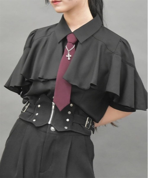 axes femme POETIQUE（アクシーズファムポエティック）の「タイ付ラッフルフリル半袖ブラウス（シャツ/ブラウス・レディース・ホワイト/グレー/ブラック・MEDIUM）」の2枚目の写真