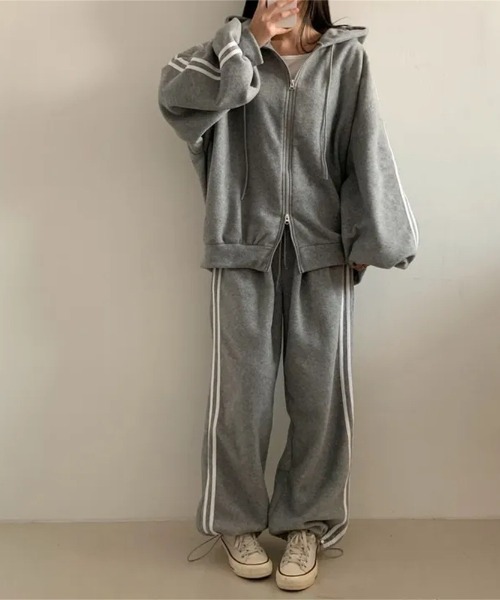 LETee(レティー)の「サイドラインパンツ&ジップパーカー/セットアップ(パーカー・レディース・ライトグレー/ブラック/グレー・FREE)」の3枚目の写真