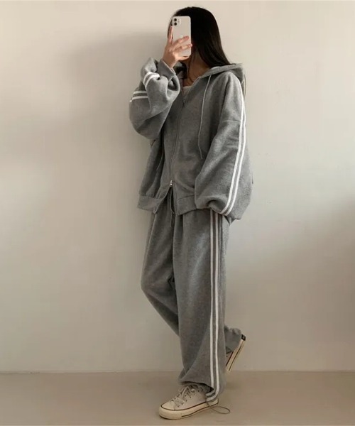 LETee(レティー)の「サイドラインパンツ&ジップパーカー/セットアップ(パーカー・レディース・ライトグレー/ブラック/グレー・FREE)」の6枚目の写真