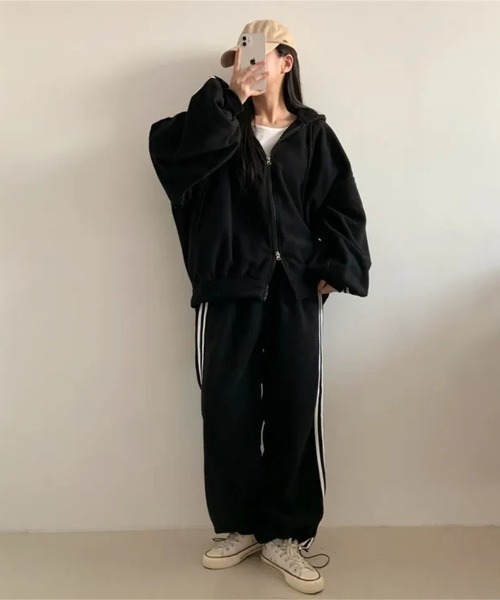 LETee(レティー)の「サイドラインパンツ&ジップパーカー/セットアップ(パーカー・レディース・ライトグレー/ブラック/グレー・FREE)」の9枚目の写真