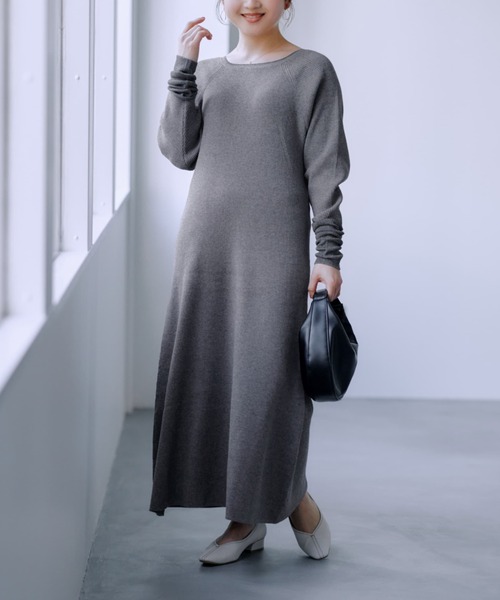 COHINA(コヒナ)の「ラメシアースリーブニットワンピース 【低身長・小柄女性】(ワンピース・レディース・グレー/ブラウン/グリーン・REGULAR/SHORT)」の1枚目の写真