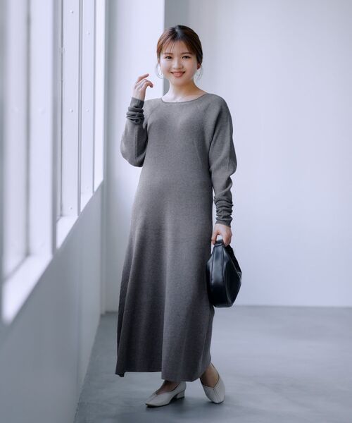 COHINA(コヒナ)の「ラメシアースリーブニットワンピース 【低身長・小柄女性】(ワンピース・レディース・グレー/ブラウン/グリーン・REGULAR/SHORT)」の17枚目の写真