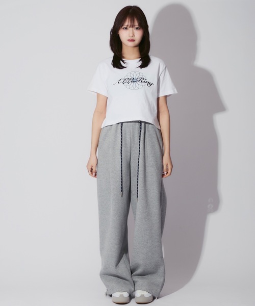ALLuRing ChaRm(アリュリングチャーム)の「Flower Short SS T-shirt / 花柄刺繍ショート丈ミニT チビT(Tシャツ/カットソー・レディース・ブラック/ホワイト・FREE)」の15枚目の写真