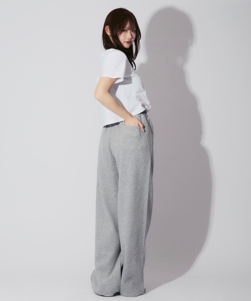 ALLuRing ChaRm(アリュリングチャーム)の「Flower Short SS T-shirt / 花柄刺繍ショート丈ミニT チビT(Tシャツ/カットソー・レディース・ブラック/ホワイト・FREE)」の7枚目の写真