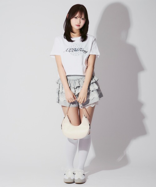 ALLuRing ChaRm(アリュリングチャーム)の「Flower Short SS T-shirt / 花柄刺繍ショート丈ミニT チビT(Tシャツ/カットソー・レディース・ブラック/ホワイト・FREE)」の8枚目の写真
