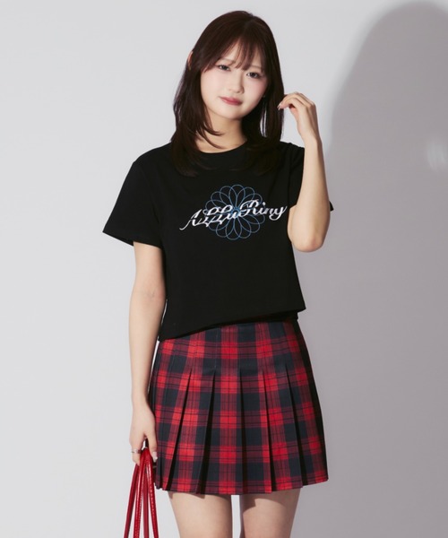 ALLuRing ChaRm(アリュリングチャーム)の「Flower Short SS T-shirt / 花柄刺繍ショート丈ミニT チビT(Tシャツ/カットソー・レディース・ブラック/ホワイト・FREE)」の11枚目の写真