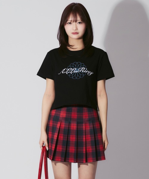 ALLuRing ChaRm(アリュリングチャーム)の「Flower Short SS T-shirt / 花柄刺繍ショート丈ミニT チビT(Tシャツ/カットソー・レディース・ブラック/ホワイト・FREE)」の10枚目の写真