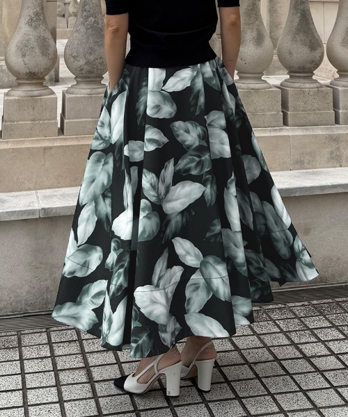 JENNE(ジェンヌ)の「リーフフレアスカート(スカート・レディース・ホワイト/ブラック・SMALL/MEDIUM/LARGE)」の5枚目の写真