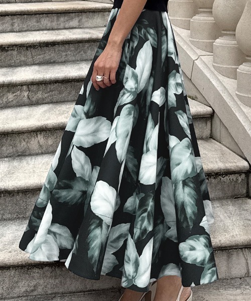 JENNE(ジェンヌ)の「リーフフレアスカート(スカート・レディース・ホワイト/ブラック・SMALL/MEDIUM/LARGE)」の11枚目の写真