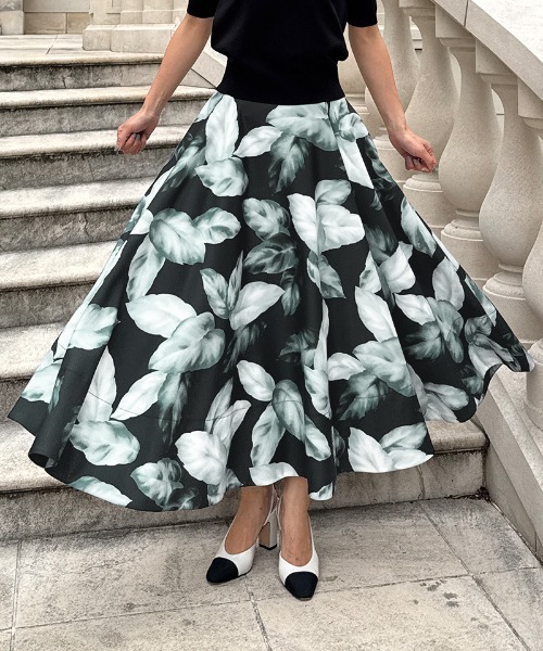 JENNE(ジェンヌ)の「リーフフレアスカート(スカート・レディース・ホワイト/ブラック・SMALL/MEDIUM/LARGE)」の12枚目の写真