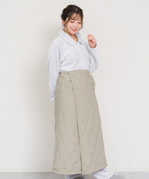 MARAI(マーライ)の「キルティング 巻きスカート ロングスカート 撥水 中綿入り(スカート・レディース・チャコールグレー/ブラック/カーキ/ベージュ・FREE)」の7枚目の写真